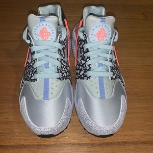 Nike women’s huarache